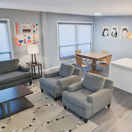 Updated Spacious Home Near Northwestern University
